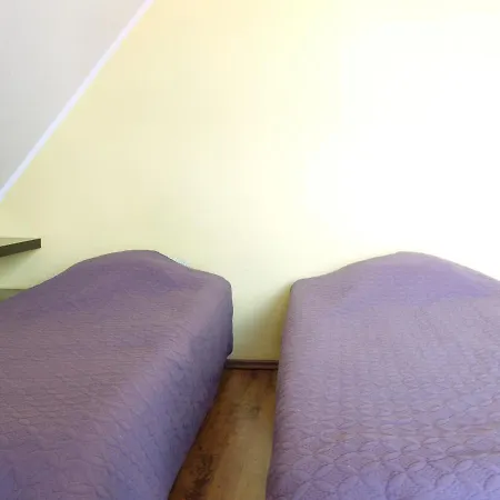 Red Apartament